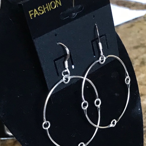 Sterling silver earrings. - Picture 3 of 6